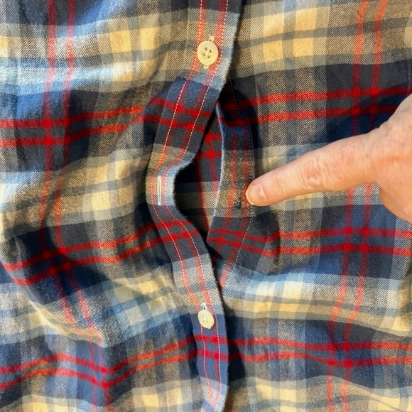3 for $15 Vineyard Vines Boy’s Plaid Button-Up Shirt (Lightweight Flannel) - Picture 6 of 6